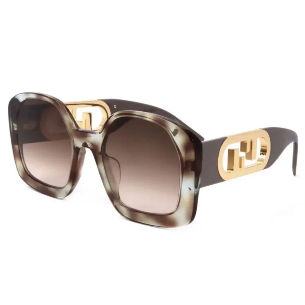 Excluded Fendi Sunglasses, New 375 - Picture 6 of 6